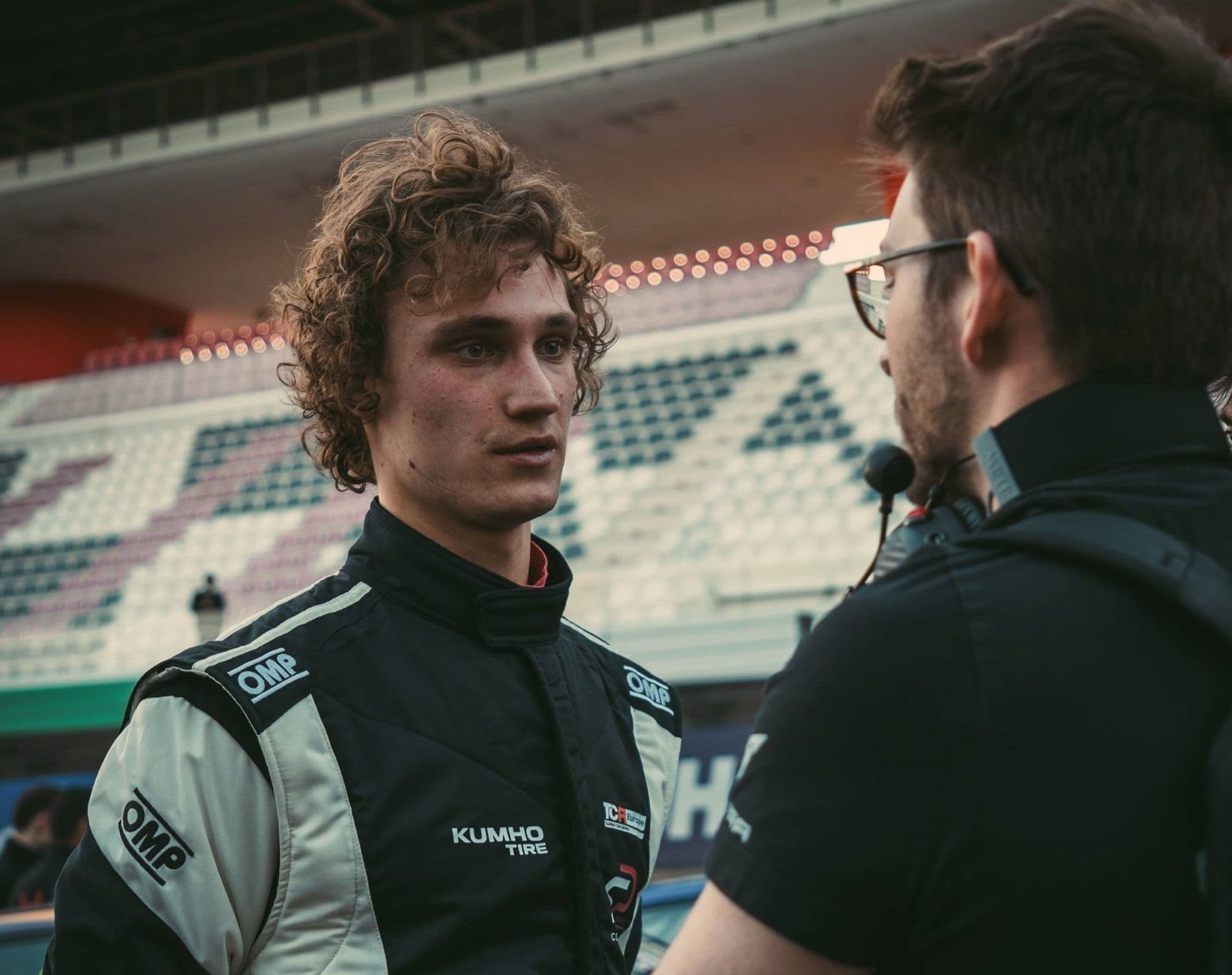 «У нас жесть происходит в финале, а тут — с самого начала». Михаил Симонов о дебюте в зарубежных кузовных гонках